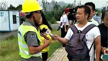 株洲市副市長(zhǎng)、市公安局局長(zhǎng)李曉葵視查工地現(xiàn)場(chǎng)